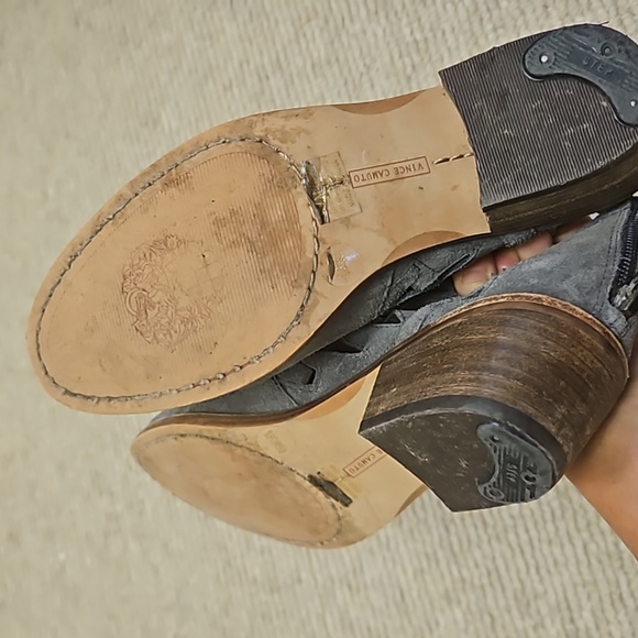 EUC Vince Camuto Peera Graystone Verona Suede Cut Out Ankle Booties - Picture 4 of 8